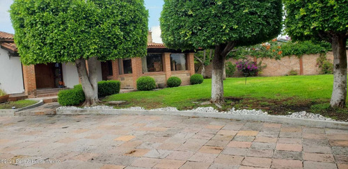 Imagen 12 de 14 de Casa De 1 Planta, Jardín Y Sala De Tv, Colinas Del Bosque. Venta