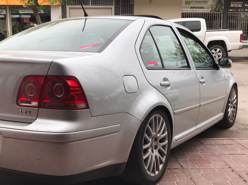 Volkswagen Bora 1.8 Highline T 180cv 2013