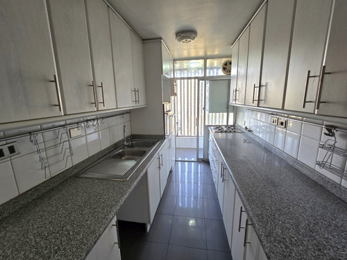 Departamento Frente A Plaza Las Lilas