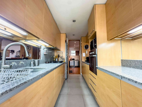 Modern Furnished Flat, 3 Bedrooms, Next To Militares Riesco
