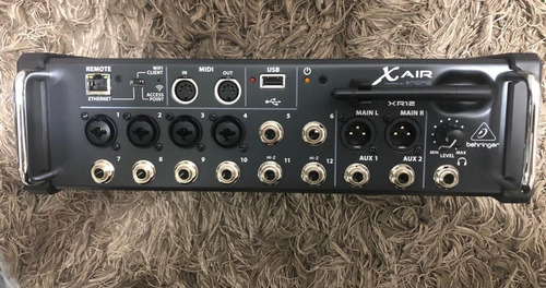 Imagem 3 de 5 de Console Behringer XR12 X Air de mistura 100V/240V