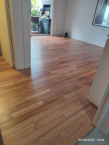 Imagen 3 de 10 de Pulido Y Plastificado De Parquet