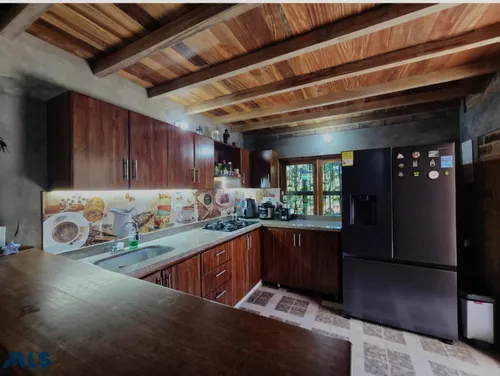 Casa Finca En Santa Elena - Vereda El Rosario