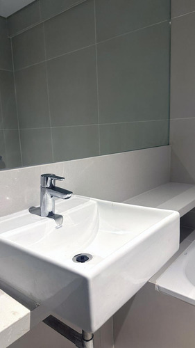 Departamento En Venta En San Telmo, A Estrenar, Luminoso Con Balcón Y Amenities.