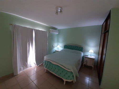 Imagen 10 de 14 de Alquiler Por Dia, Departamento Tipo Duplex En Moron, 2 Amb. Para 2 Personas, Excelente Ubicación