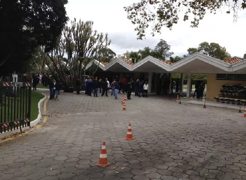 Imagem 2 de 3 de Jazigo Sem Uso No Cemiterio Parque Iguaçu Com Lapide