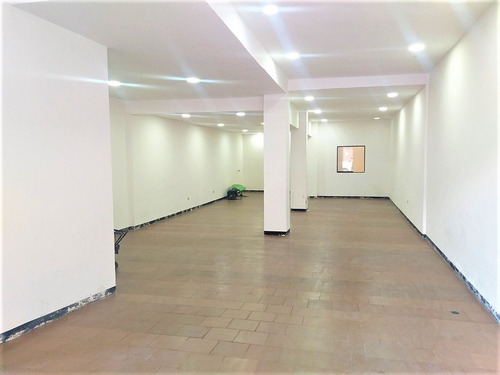 Imagen 3 de 9 de Las Acacias Se Alquila Local 108 M2 ¡ Gran Oportunidad