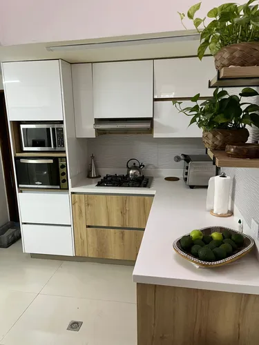 Casa En Venta En El Poblado. Cod V12459