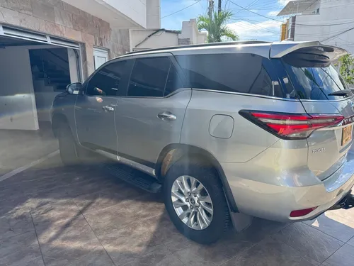 Toyota Fortuner Srv 2.4 Diésel 4x2 At