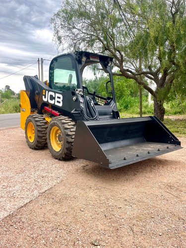 Maquina Bobcat Minicargador Jcb 670 Horas , Año 2022