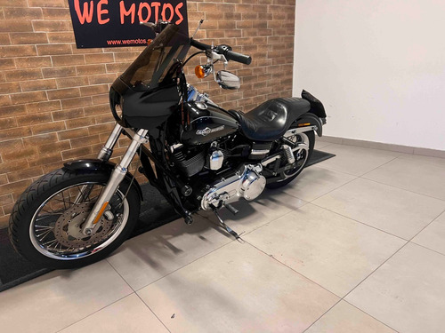 Harley Davidson Dyna Super Glide Custom 2011