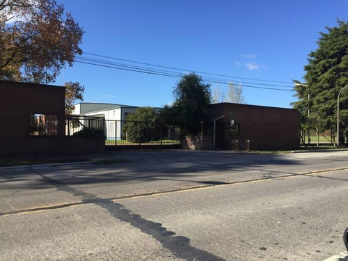 Imagen 4 de 23 de Planta Industrial Sobre Calle 9 Esquina Frondizi Con Temp. Controlada