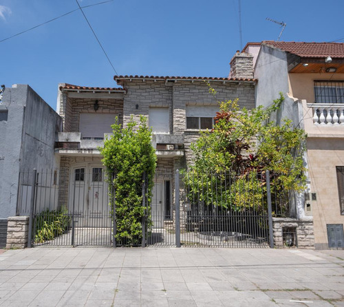 Venta Casa Más Galpón En Venta En Avellaneda En Block