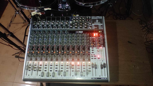 Consola Behringer Xenyx X2222 Usb