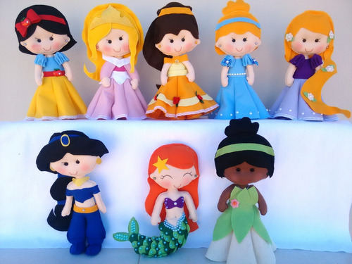 Kit Bonecas Princesas Em Feltro - 8 Personagens