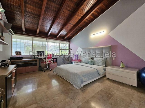 Agp Moderna Casa En Venta En Lomas De Chuao, Con Hermosa Áreas Sociales 25-21600 Ys