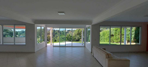 Imagem 11 de 14 de 2.000 M², Em Condomínio, 05 Suítes E Área De Lazer !!