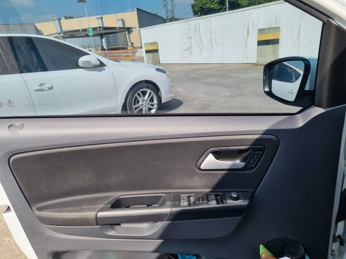 Imagem 8 de 8 de Volkswagen Fox 2018 1.6 Connect Total Flex 5p