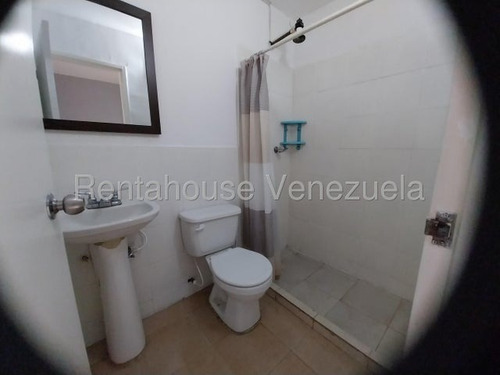 Townhouse En Venta Flor Amarillo Valencia Lr Carabobo Excelente Inversion En Muy Buenas Condiciones Listo Para Mudarse Y Con Potencial Para Ampliar Precio De Oportunidad