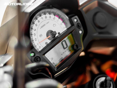 Imagen 2 de 15 de Kawasaki Versys 650 Cc. 2017 | Permuta / Financia