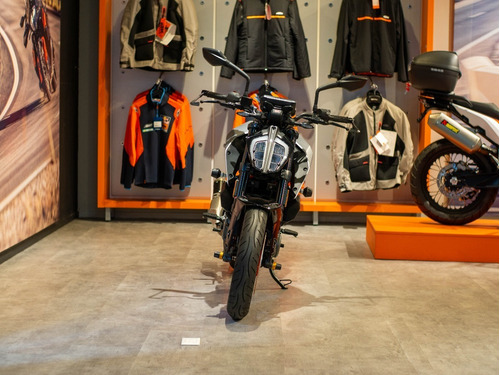 Imagen 2 de 25 de Ktm Duke 390 Gris Usado Seleccionado