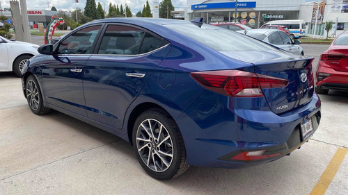 Imagen 5 de 15 de Hyundai Elantra 2019 2.0 Limited Tech Navi At