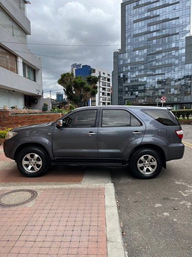 Toyota Fortuner 2.7l