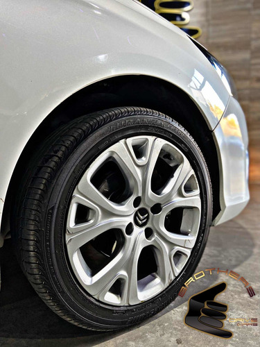 Imagen 5 de 20 de Citroën C4 Lounge 2018 1.6 Hdi 115 Feel Pack