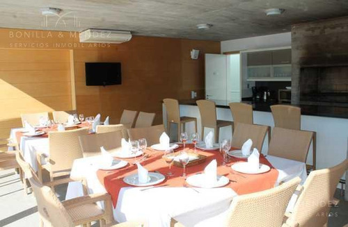 Aquarela, Piso Alto, 2 Suites, Toilette, Dependencia, Financia 50%!!