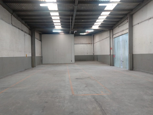 Imagen 8 de 14 de Bodega Con Anden Y Excelentes Oficinas, 2274m2
