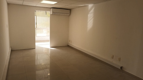 Preciosa Oficina En Torre Libertad - Centro Sobre 18 De Julio