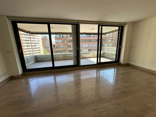 Departamento En Arriendo De 2 Dormitorios En Las Condes