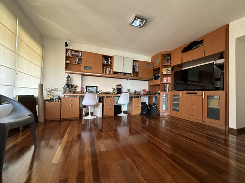 Se Vende Moderno Apartamento En Lomas De Las Mercedes
