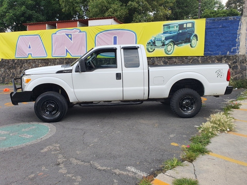 Imagen 3 de 9 de Ford F-350 Pickup Cabina Y 1/2