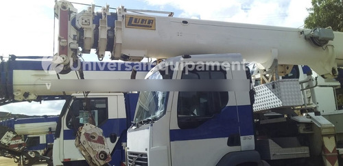 Imagem 2 de 9 de Caminhão Volvo 310 Ano 2007 Com Guindaste Luna 40