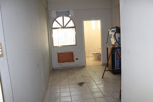 Imagen 2 de 12 de Mariaestela Boada, Vende Hermosa Casa En Lecheria. #21-8174