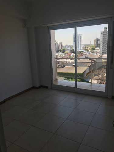 Imagen 5 de 14 de Departamento 3 Amb Centro Begui