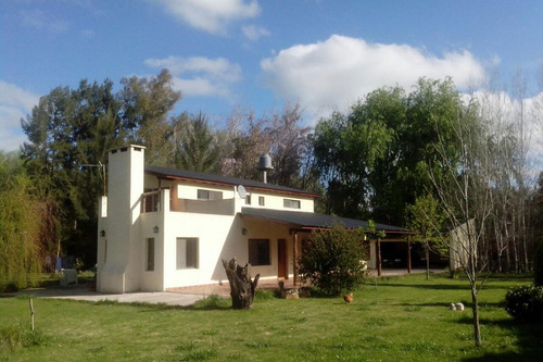Casa Venta 4 Dormitorios , 3 Baños Y Pileta - Terreno 57 X 50 Mts - 2850 Mts 2 - Barrio Las Golondrinas