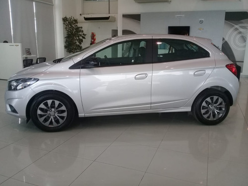 Imagen 7 de 18 de Chevrolet Onix 1.4 Joy Black 2023 Manual (5 Puertas)
