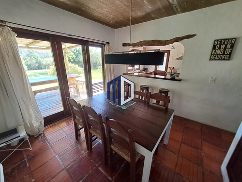 Casa A La Venta De 3 Dormitorios En Punta Del Este Con Un Magnífico Terreno De 3000 Mts2