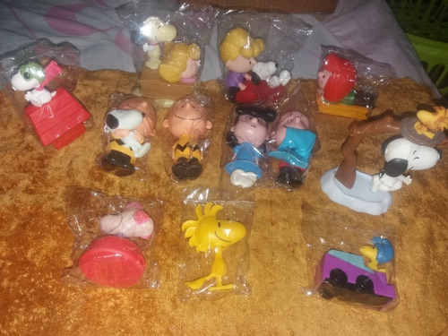 Coleccion De Snoopy Y Charlie Brown Mcdonald 2015