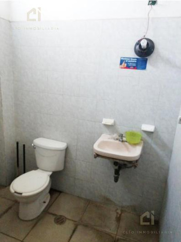 Bodega En Venta En Veracruz Sobre La Avenida Miguel Ángel De Quevedo, Cuenta Con Baños, Oficina Y Altura De Mas De 3 Metros