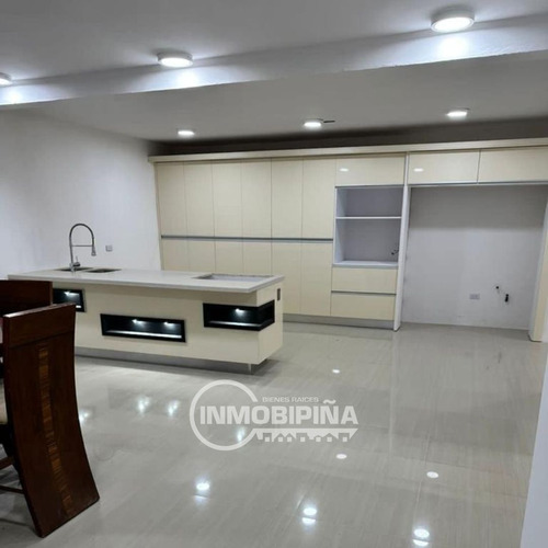 Townhouse En Venta Puerto Ordaz, Av. Atlantico Fl