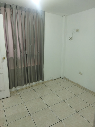Imagen 9 de 12 de Habitacion En San Borja, Habitaciones En San Borja, En Avenida Rosa Toro Cuadra 9 Cruce Con Canada Cuadra 35, Excelente Zona Comercial Todo A La Mano