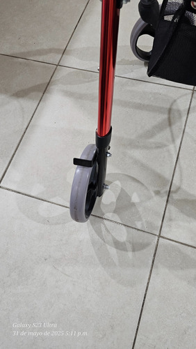 Andadera Con Ruedas Y Asiento (Usado)