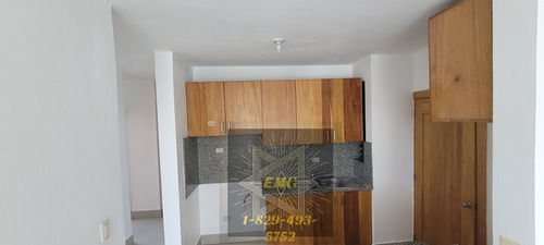 Hermoso Apartamento 2do Nivel En Los Rieles 