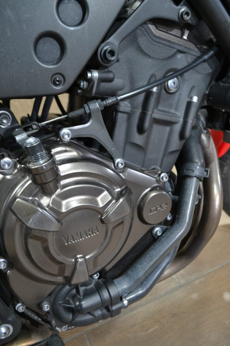 Neo-retro Yamaha Xsr 700, Atractiva Con Excelente Manejo