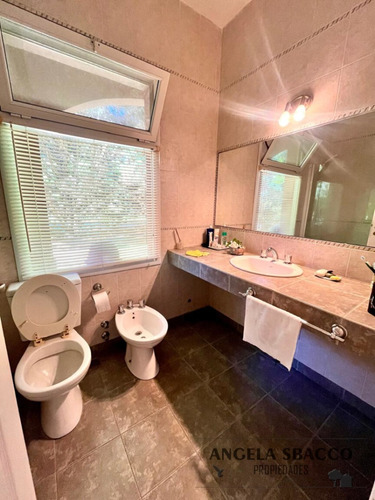 Excelente Casa En San Joaquín.