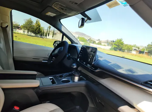 Toyota Sienna 3.5 Limited At