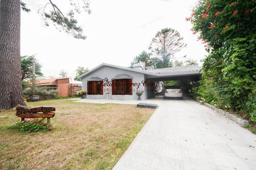 Imagen 2 de 13 de Casa En Venta 4 Dormitorios En Playa Mansa, Punta Del Este